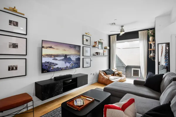 2222 MOSER AVE 113