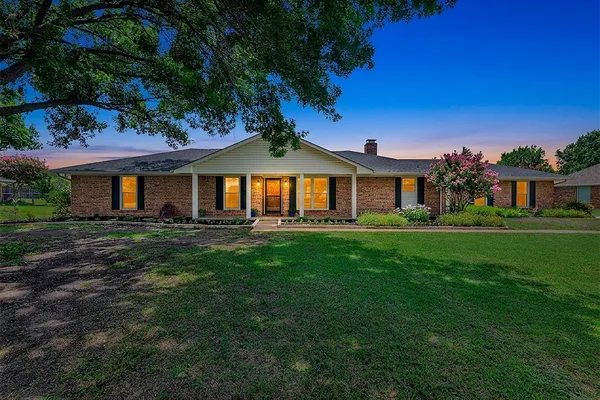14000 RED WOOD CIR