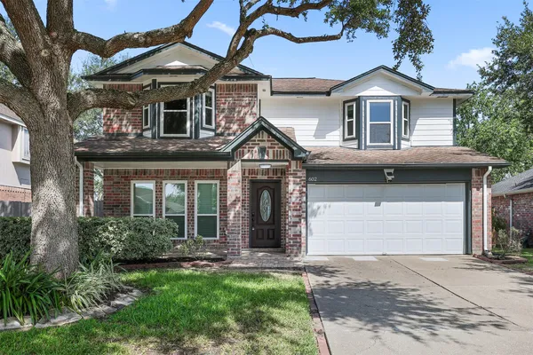 602 OAK BRIAR DR