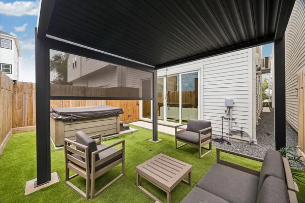 826 NADINE ST
