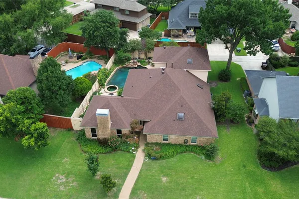 2204 CARDINAL DR
