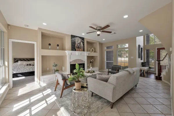 8903 SENDERA DR