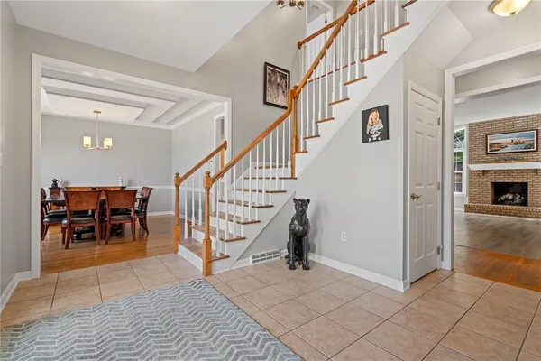 114 OAKVIEW DR
