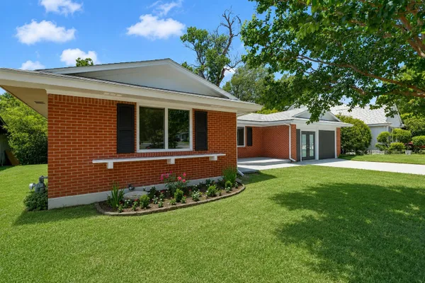 3500 BRANDON LN