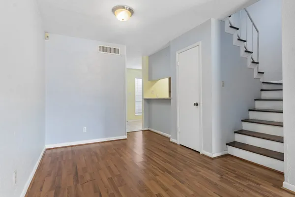 6111 BEVERLY HILL ST 10
