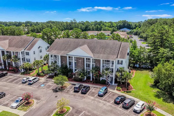 100 BIRCH N COPPICE DR 9