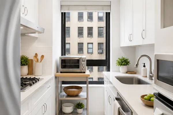415 E 54TH ST 3C