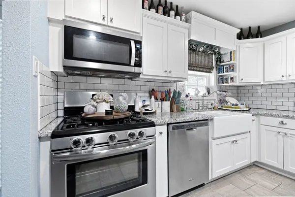 1413 ANDREA DR