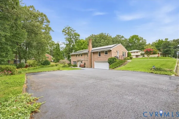 1117 OAKWOOD DR