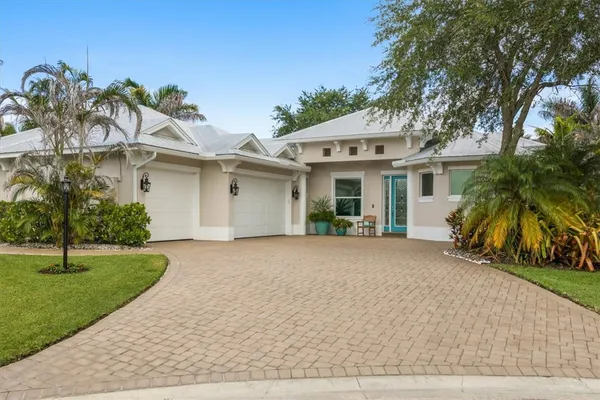 1090 QUAIL CT