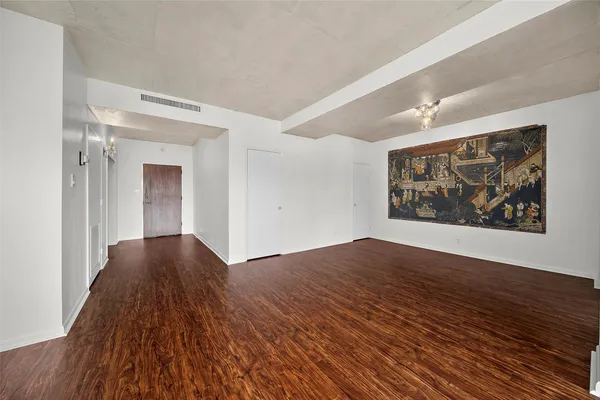 1400 HERMANN DR 3F