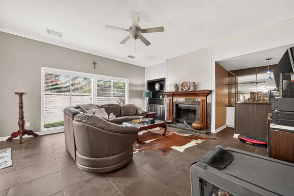 324 CHAMPIONS COLONY III