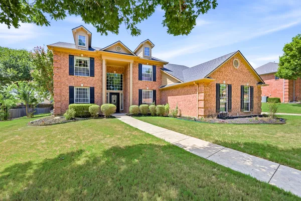920 DOVE CREEK TRL
