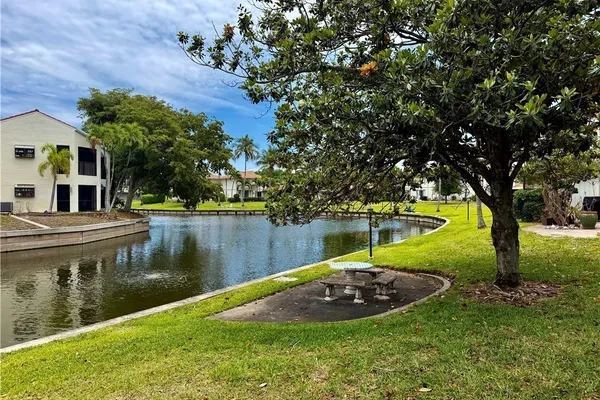 4277 ISLAND CIR 1
