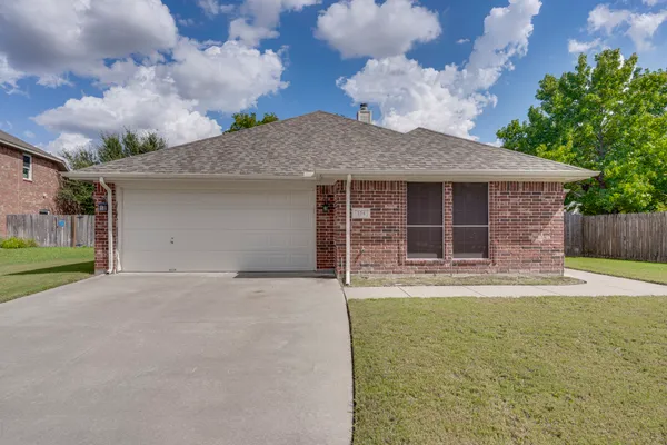304 MARY KAY CT