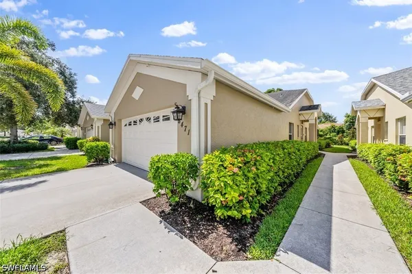 8471 IBIS COVE CIR M677