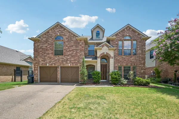 381 FAIRLANDING AVE