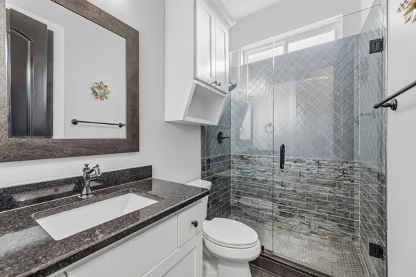 2712 MOUNT VIEW DR