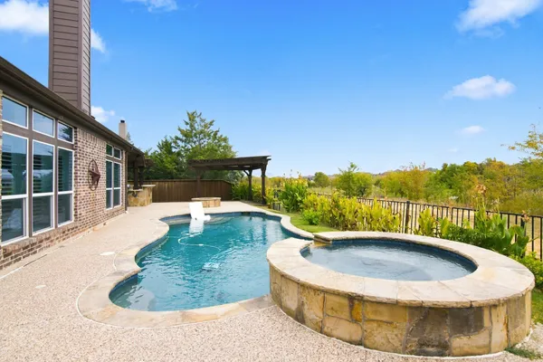 3208 PARADISE LN