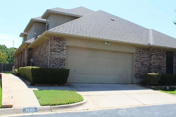 1230 WOODLAND PARK DR