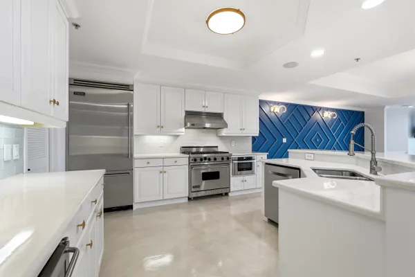 9547 EDGERTON DR 103