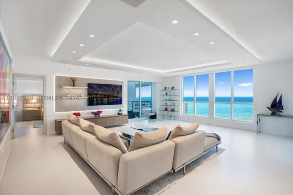 3801 COLLINS AVE 1503