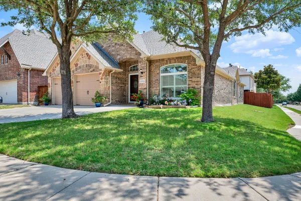 5729 NEW CASTLE DR