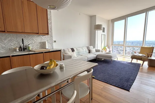21 INDIA ST 36D