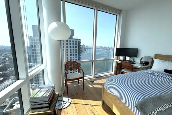 21 INDIA ST 36D