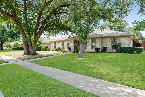 621 HARVEST GLEN DR
