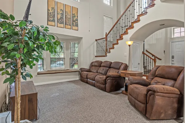 8712 IRON HORSE DR