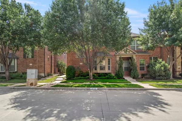 8712 IRON HORSE DR