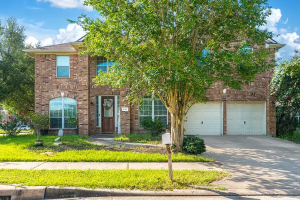 8303 HAYDEN COVE DR