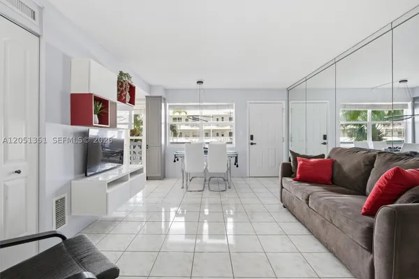 3133 S OCEAN DR 218