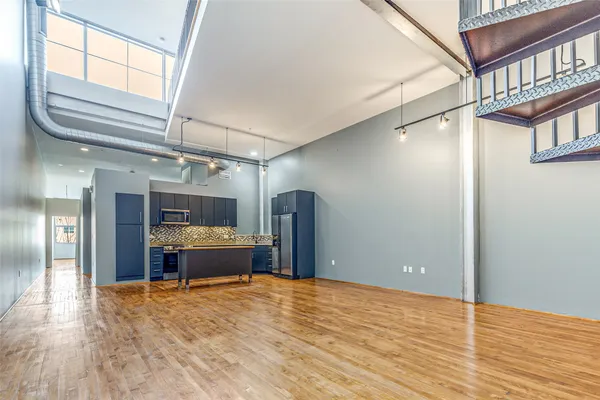 1312 LIVE OAK ST 223