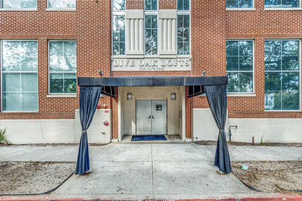 1312 LIVE OAK ST 223