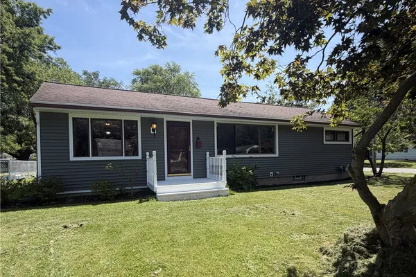 6 FOREST AVE