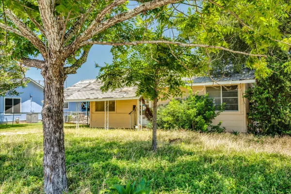 1408 CIRCLE DR
