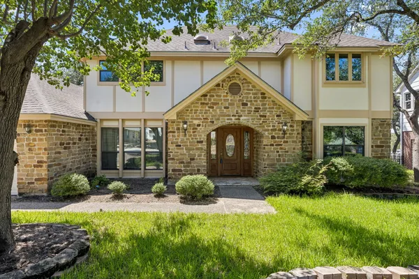 10806 WINTERGREEN HL