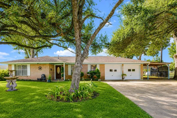 5831 FM 2218 RD