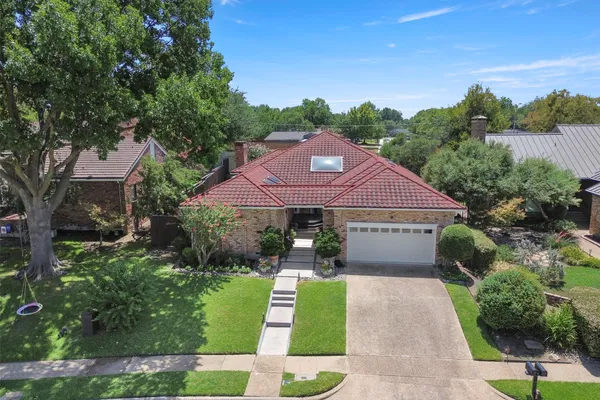 1500 TRAVIS CIR