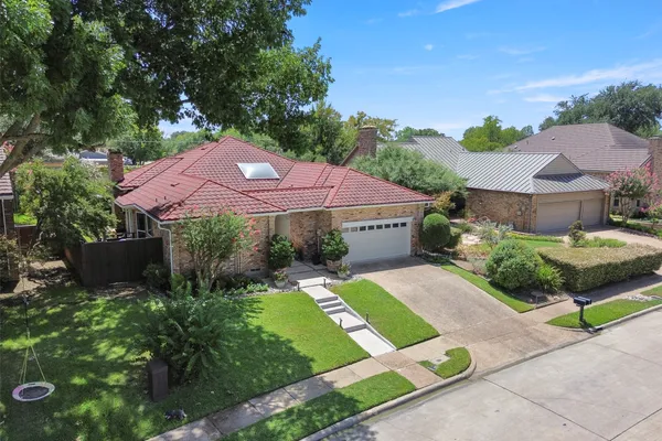 1500 TRAVIS CIR