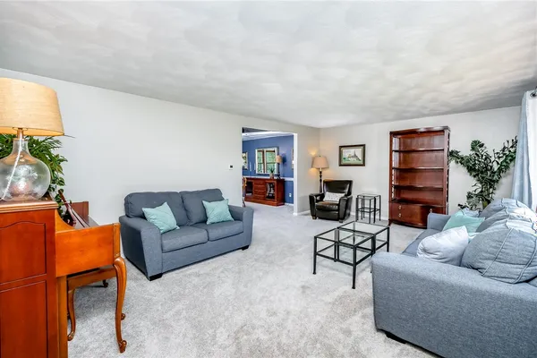 77 BRADLEY CT