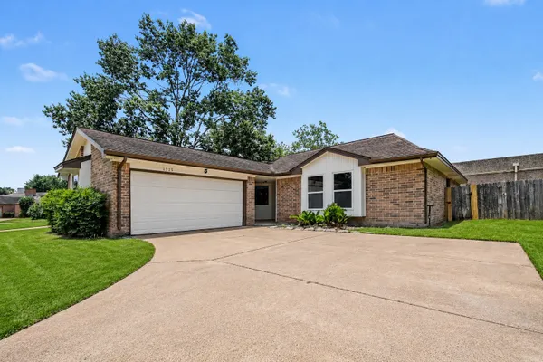 1915 FERNSPRAY LN