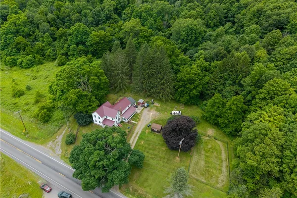 8071 HUNT HOLLOW RD
