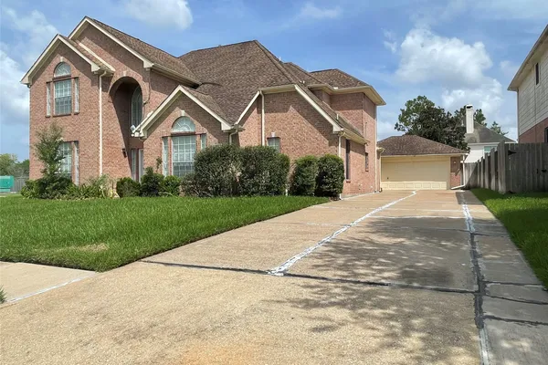 2103 FIVE IRON DR