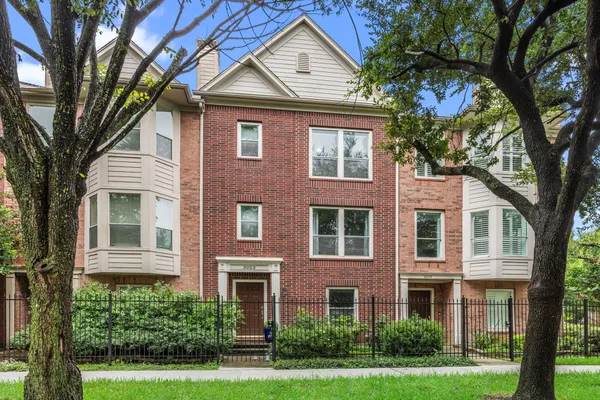 3023 AUSTIN ST