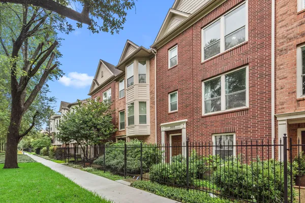 3023 AUSTIN ST