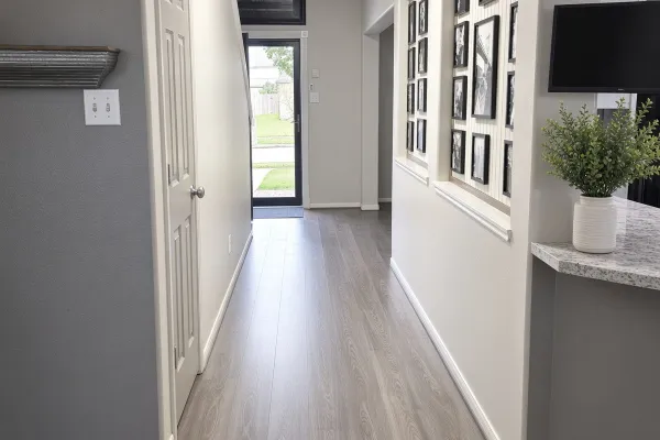 2301 ZAVALLA DR
