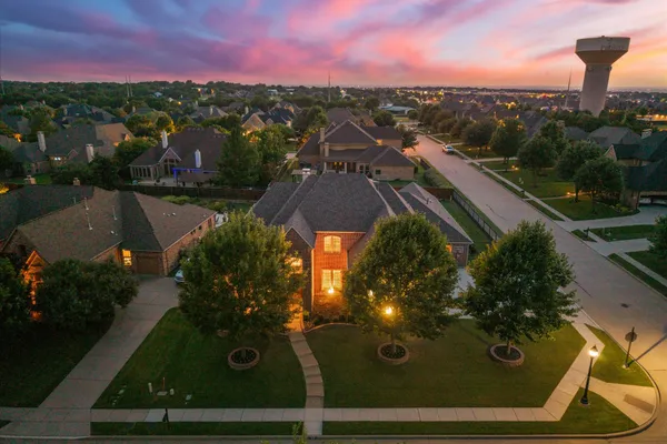 1031 FOX BEND WAY